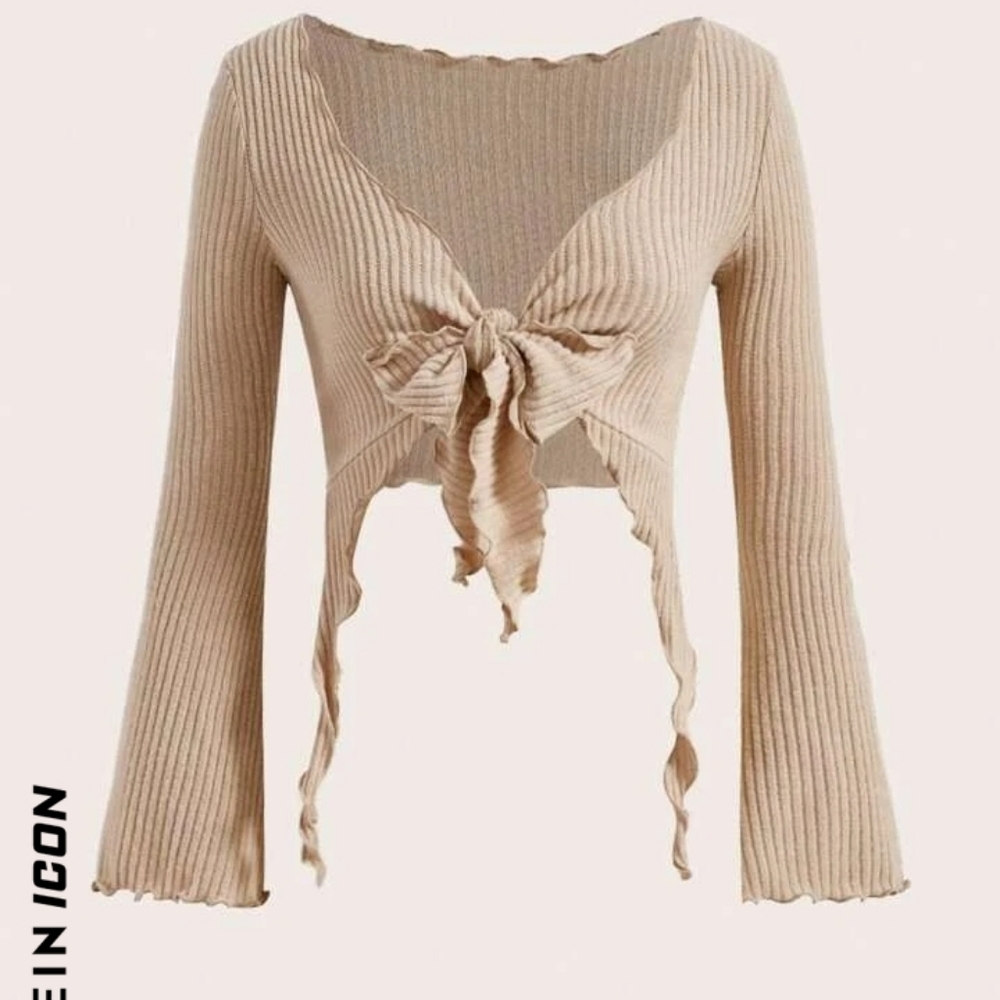 Flounce sleeved front tie shirt